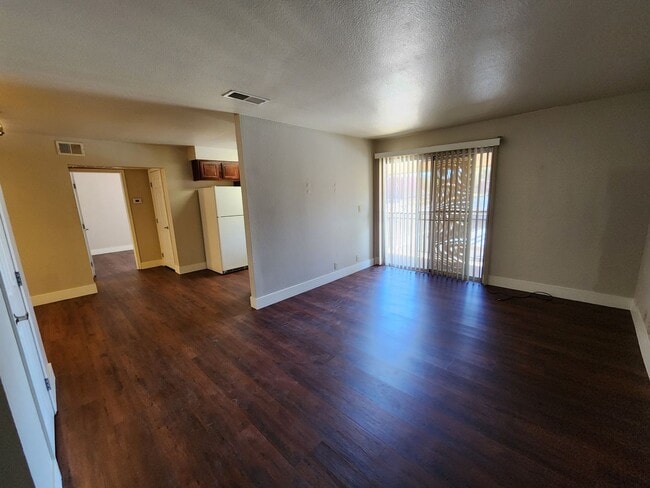 Building Photo - Beautiful Bella Vita 1 Bedroom/1 Bath unit.