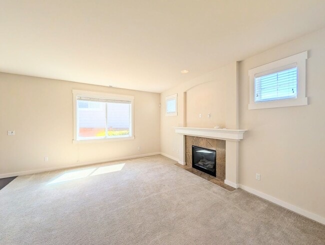 Building Photo - 3Bd/2.5Ba Lynnwood Home