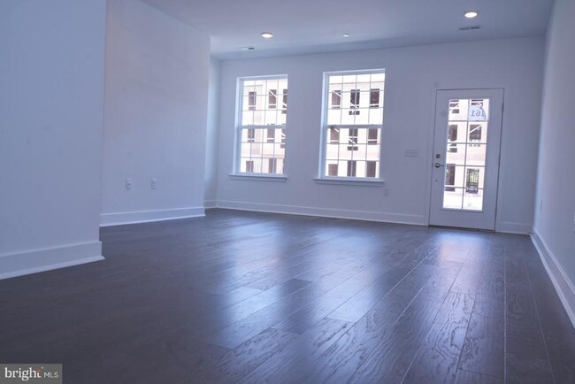 Building Photo - 120 Stoutsburg Blvd
