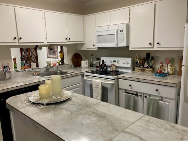 Foto principal - 6272 Chasewood Dr
