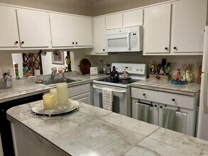 Building Photo - 6272 Chasewood Dr