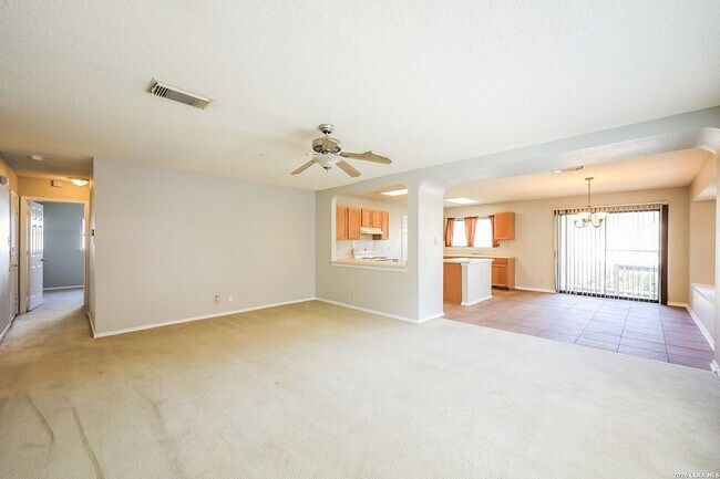 Foto del edificio - 7322 Raintree Forest