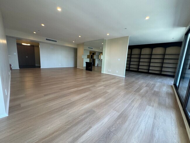 Living room - 10551 Wilshire Blvd