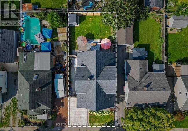 Building Photo - 65 Parkview Rd