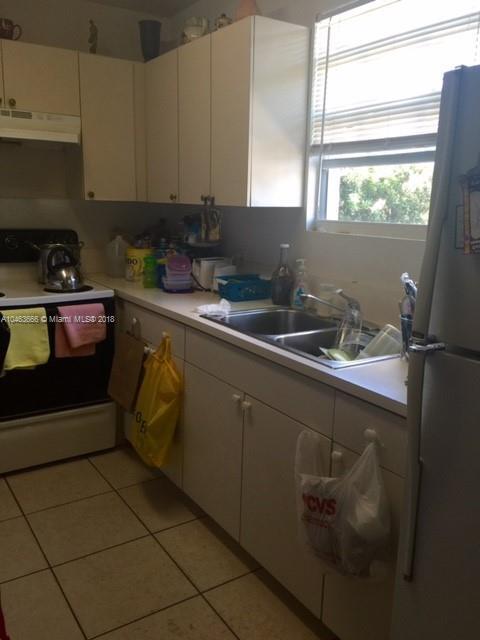 Foto del edificio - 170 NE 169th St