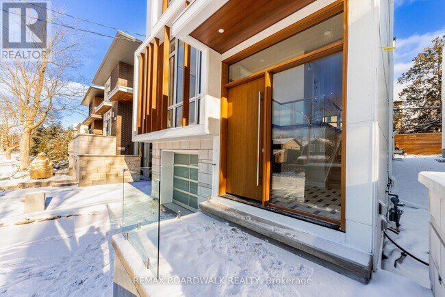 Photo du bâtiment - 577 Melbourne Ave