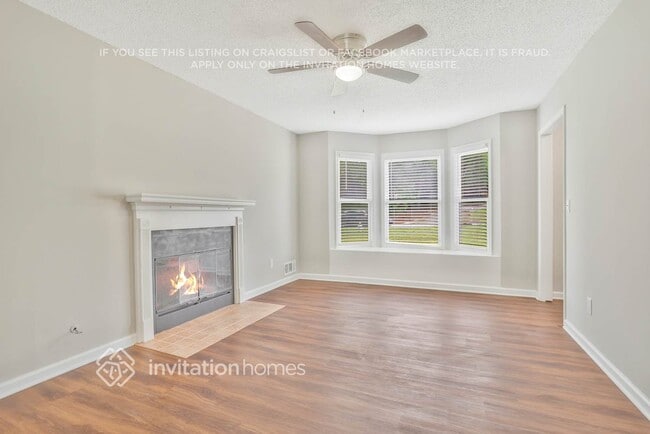 Foto del edificio - 400 Hidden Valley Dr SE