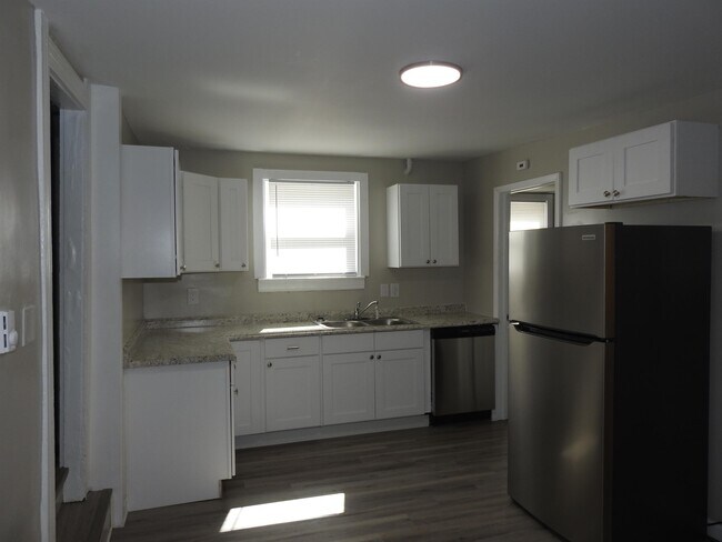 Building Photo - 121 Canal Ave