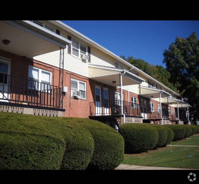 Building Photo - 381 Mill Rock Rd