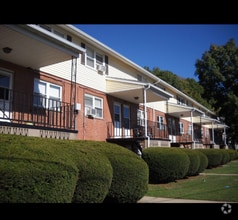 Building Photo - 381 Mill Rock Rd