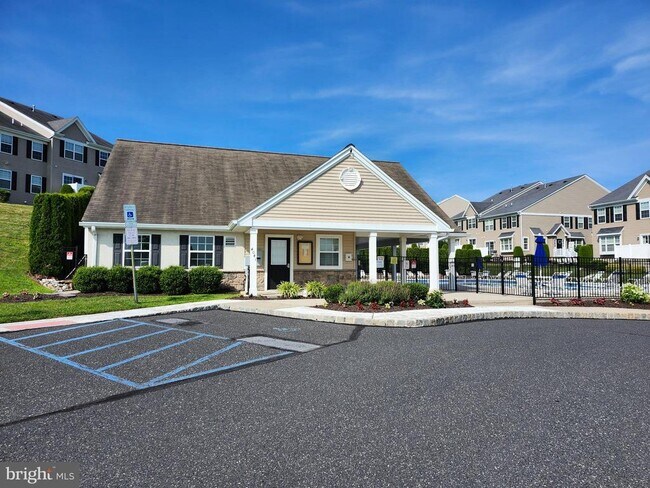 Foto del edificio - 4139 Yorktown Rd