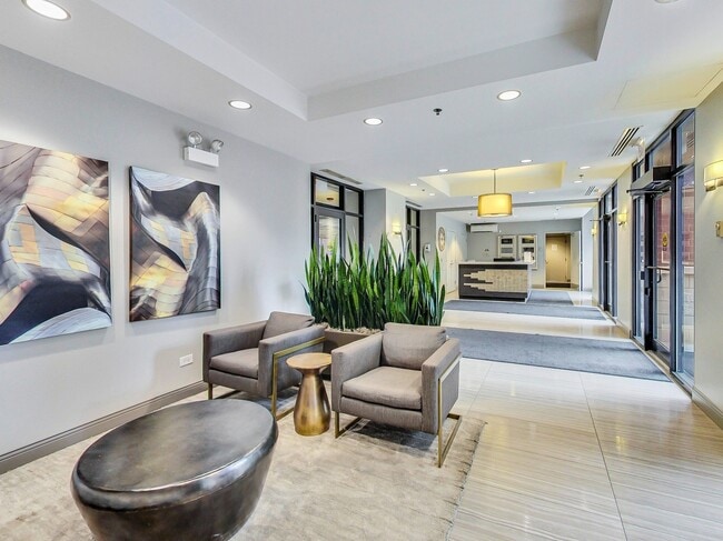 Foto del edificio - 330 N Jefferson St