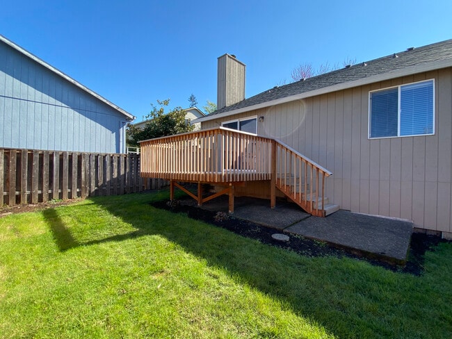 Building Photo - 16463 SW Red Twig Dr
