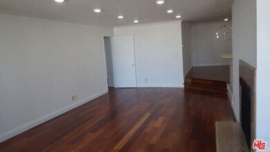 Building Photo - 137 S Palm Dr