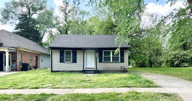 Photo - 2016 S 40th St House