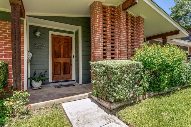 Building Photo - 7407 Quail Run Dr