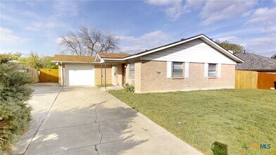 Building Photo - 1505 Daude Ave