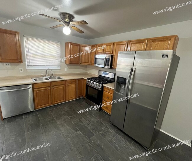 Foto del edificio - 5109-5111 W 78th Ln