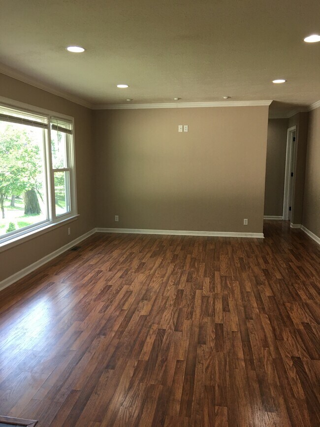 Foto del edificio - 1009 E High St