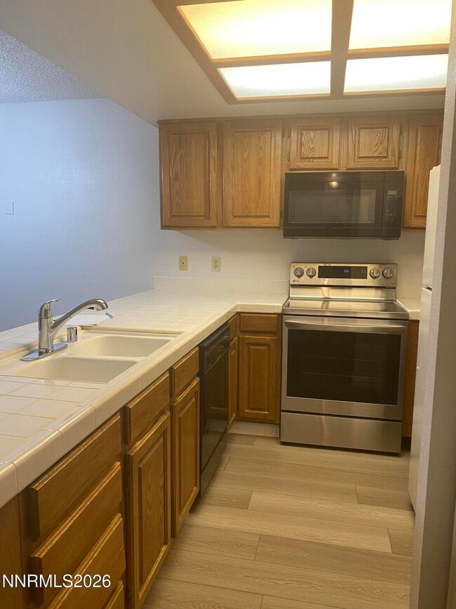 Foto del edificio - 2875 Idlewild Dr