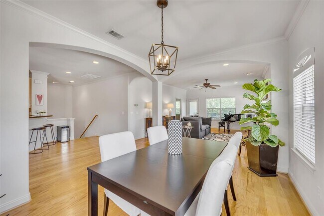 Foto del edificio - 5511 Oakwood Cove