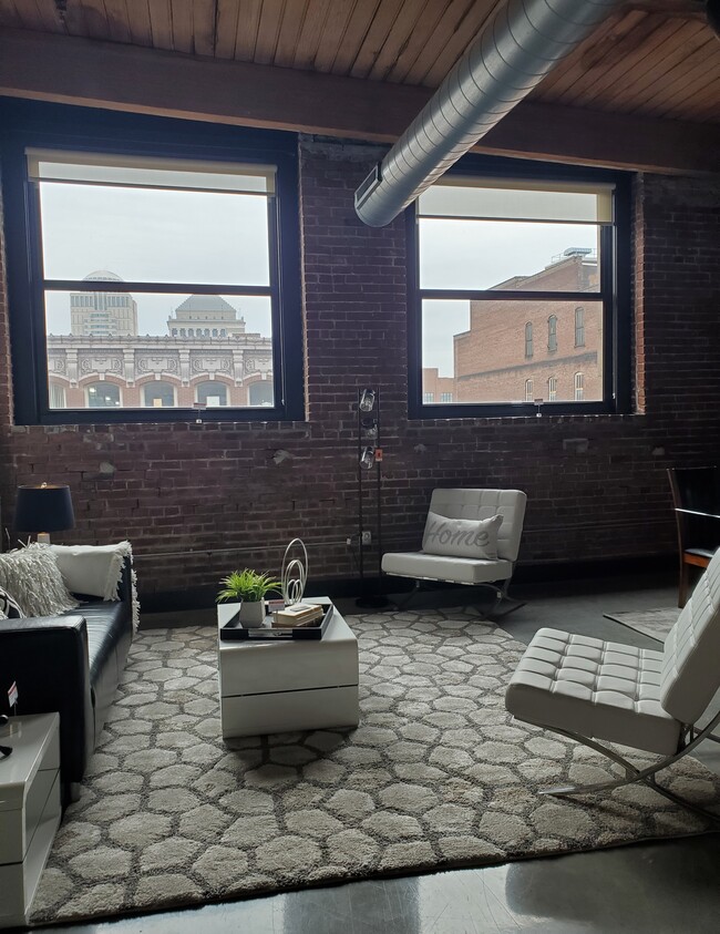 Living room - 1114 Lucas Ave