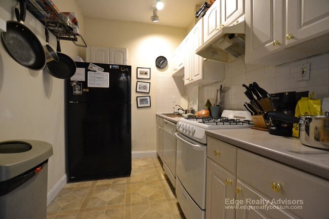 Photo - 1661 Commonwealth Ave Apartment