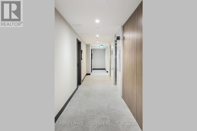 Building Photo - 2525-2525 Bathurst St