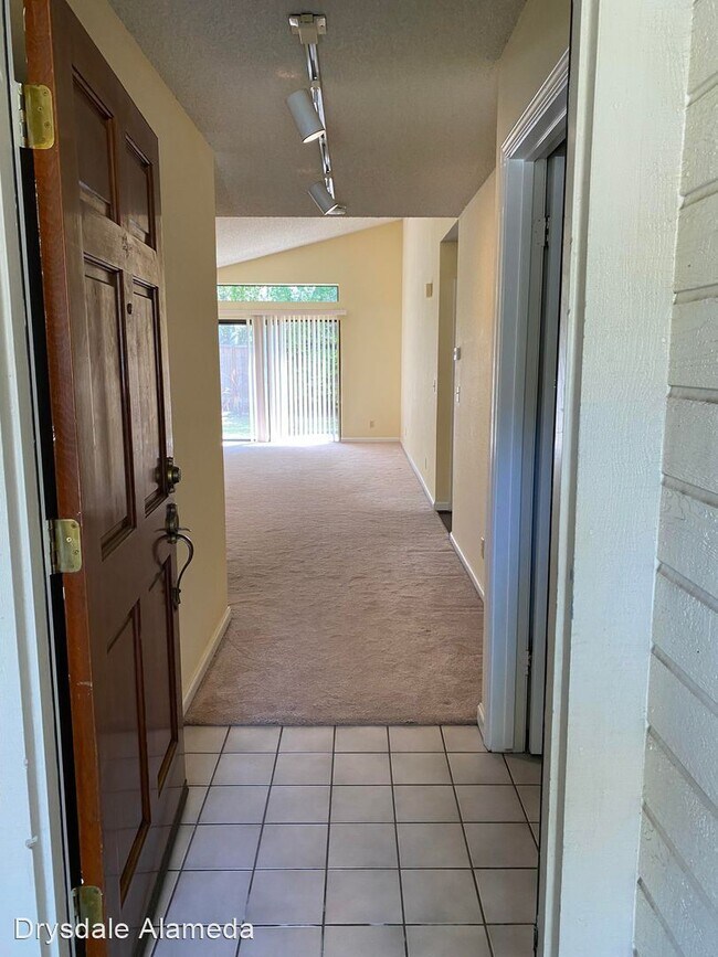 Building Photo - 3 br, 2 bath House - 14 Ulster Place