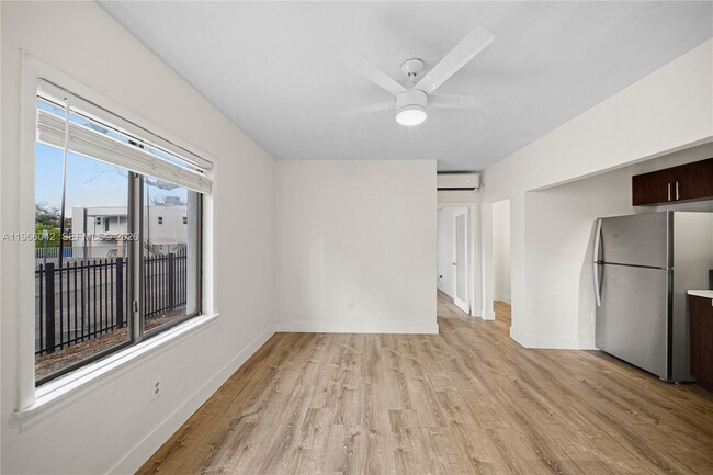 Building Photo - 570 NE 69th St