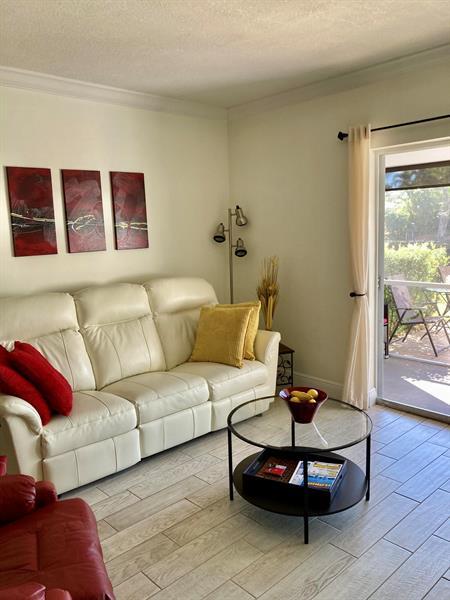 Building Photo - 912 Pine Dr