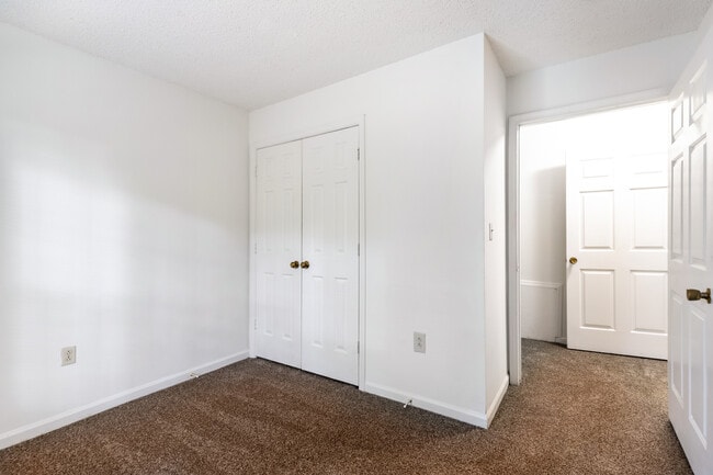 Building Photo - Mallard Cove Apartments