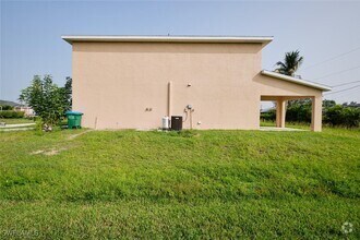 Building Photo - 1707 SW 4th Pl