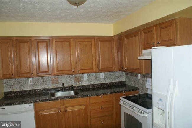 Building Photo - 3602 Castle Terrace