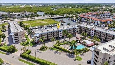 Building Photo - 803 River Point Dr