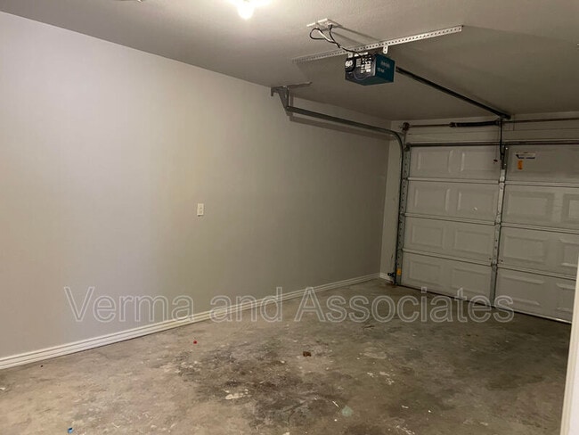 Building Photo - 281 Graystone Cir