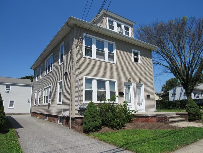 Foto del edificio - 610 River Ave