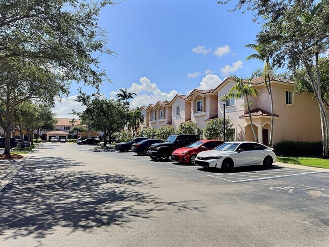 Foto del edificio - 8833 S Isles Cir