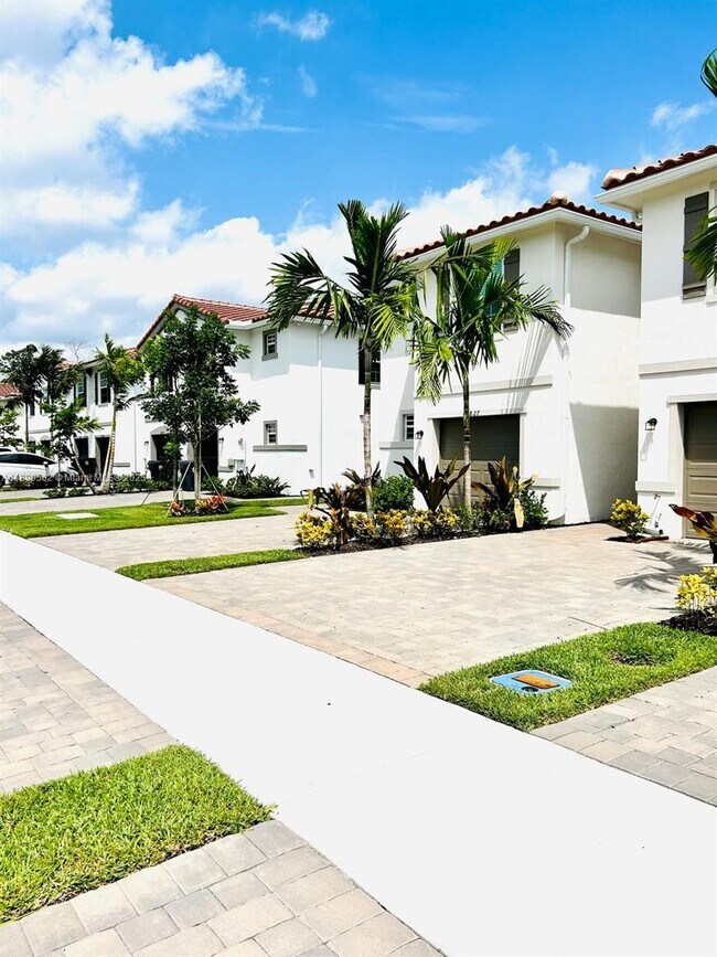 Foto del edificio - 6823 Broadwater Ln