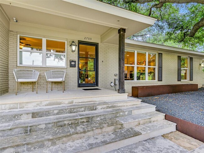 Foto del edificio - 2700 Mountain Laurel Dr