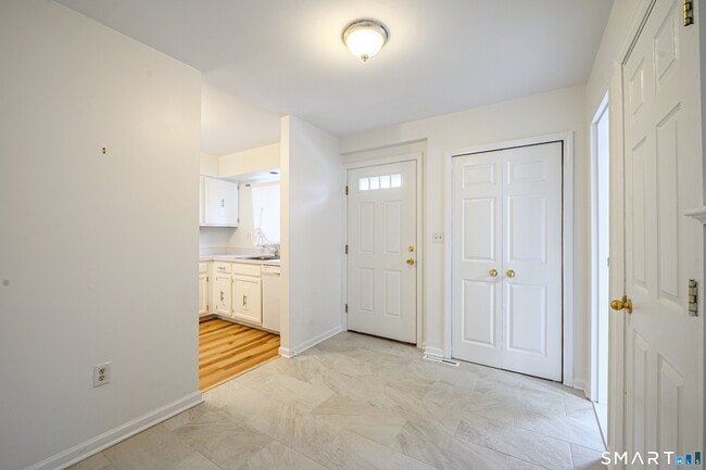 Foto del edificio - 42 Monticello Dr