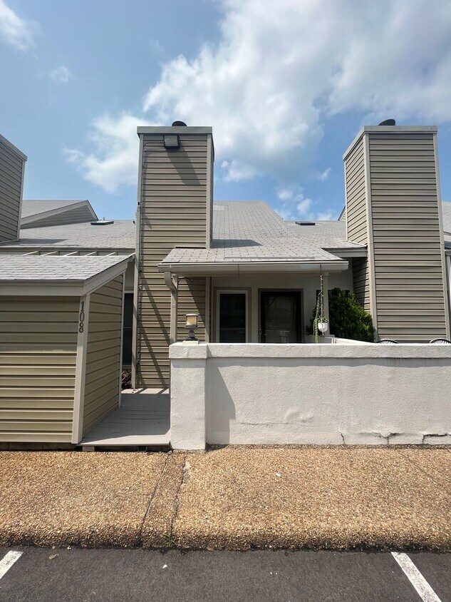 Foto principal - 2 Bed 2 Bath Home for Rent in Norfolk