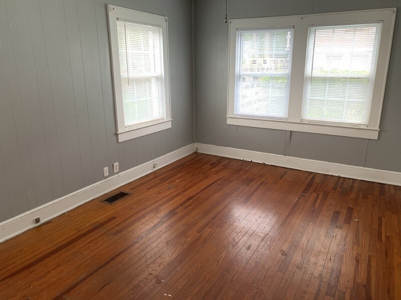 Building Photo - 557 Beverly Ct