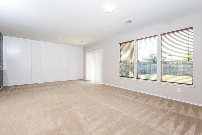 Foto del edificio - 7615 Shavano Ln