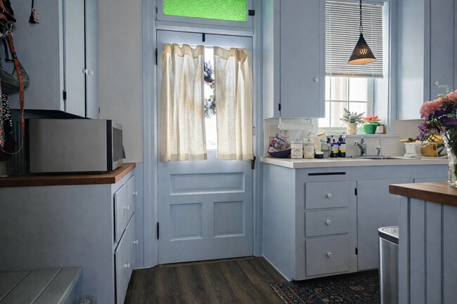 Building Photo - 397 Charlestown Rd