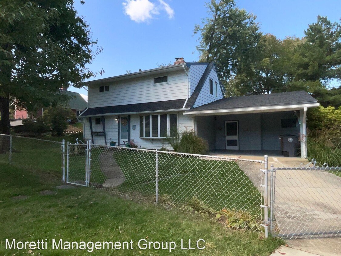 Foto principal - 4 br, 2 bath House - 5903 Spaatz Place