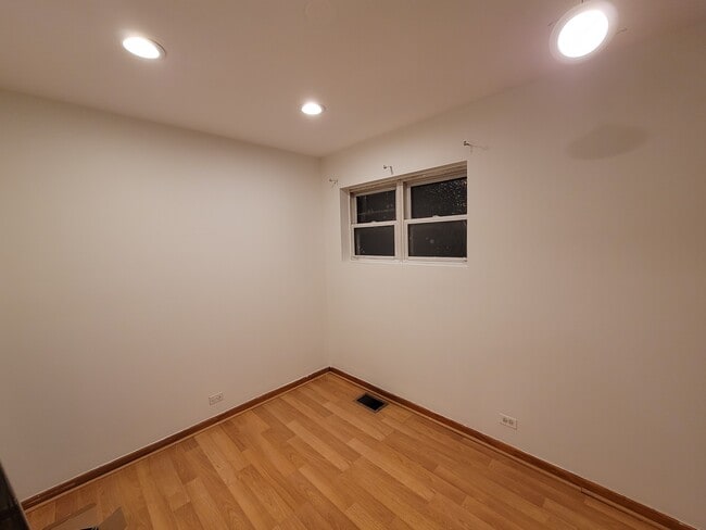 Building Photo - 1719 S Ruble St