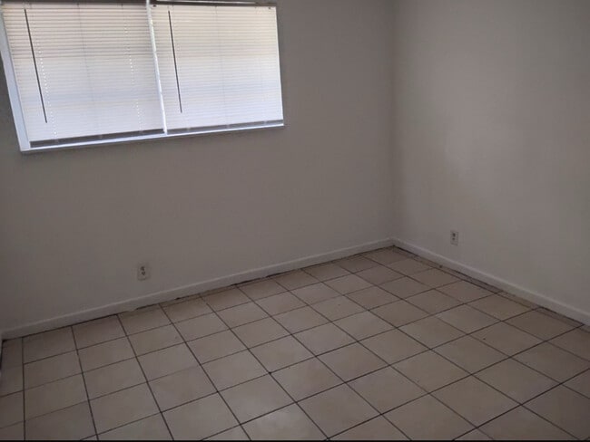 Building Photo - 301 E Arden Dr