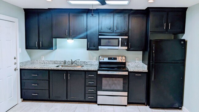 Foto del edificio - 917 Hendricks Ave