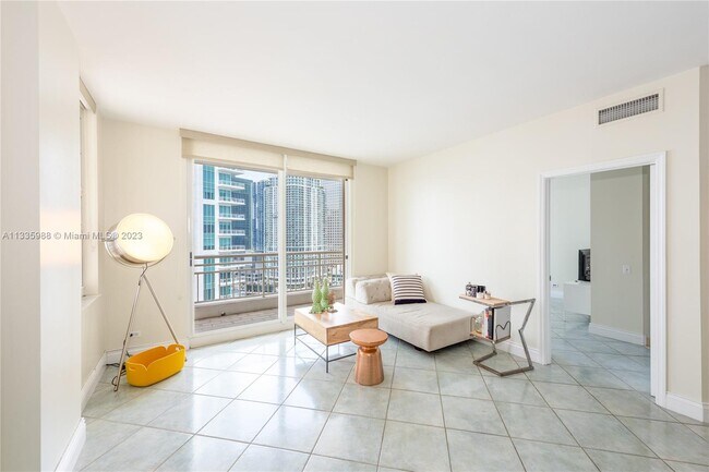 Building Photo - 888 Brickell Key Dr